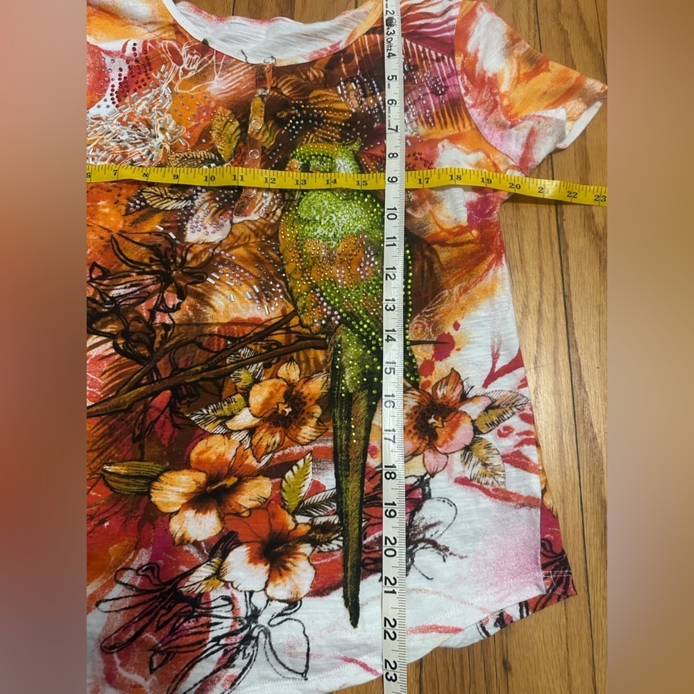 Colorful Parrot Print Women's Top - Picture 4 of 5
